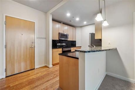 400 W Peachtree St NW Unit 1715
