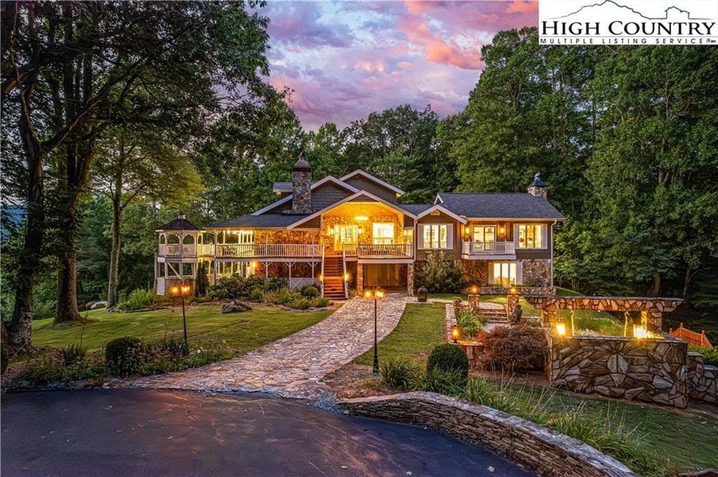 774 Aldridge Rd, Banner Elk