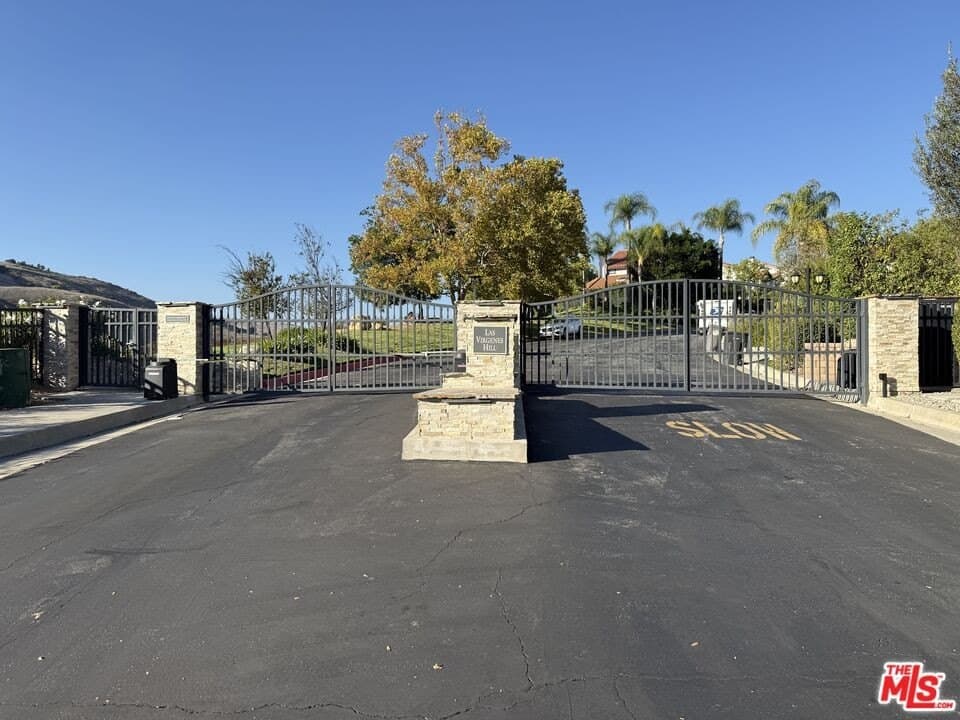 Ruthwood, Calabasas