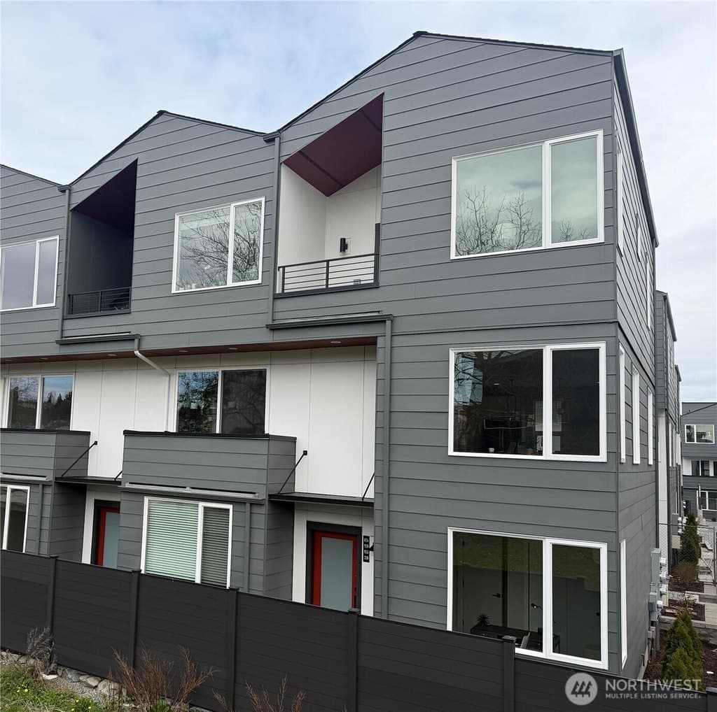 6953 42nd Ave S, Seattle