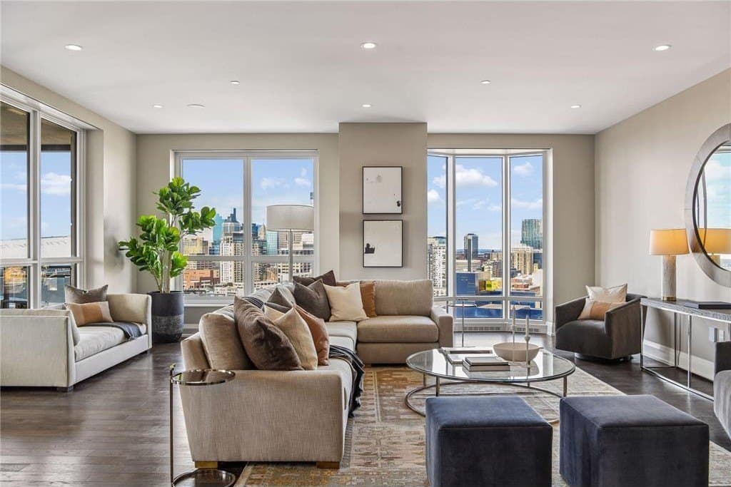 1111 W River Pkwy Unit 21B, Minneapolis