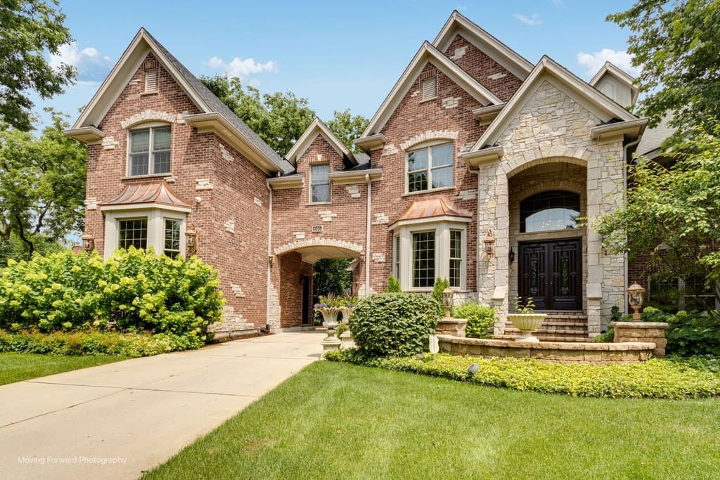 616 Driftwood Ct, Naperville