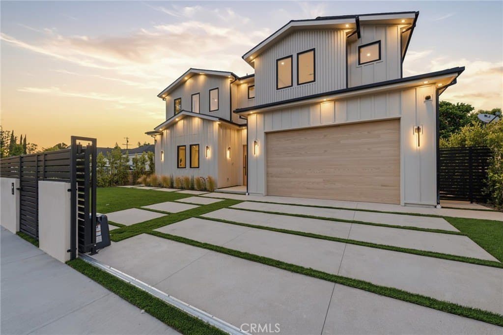 19141 Erwin St