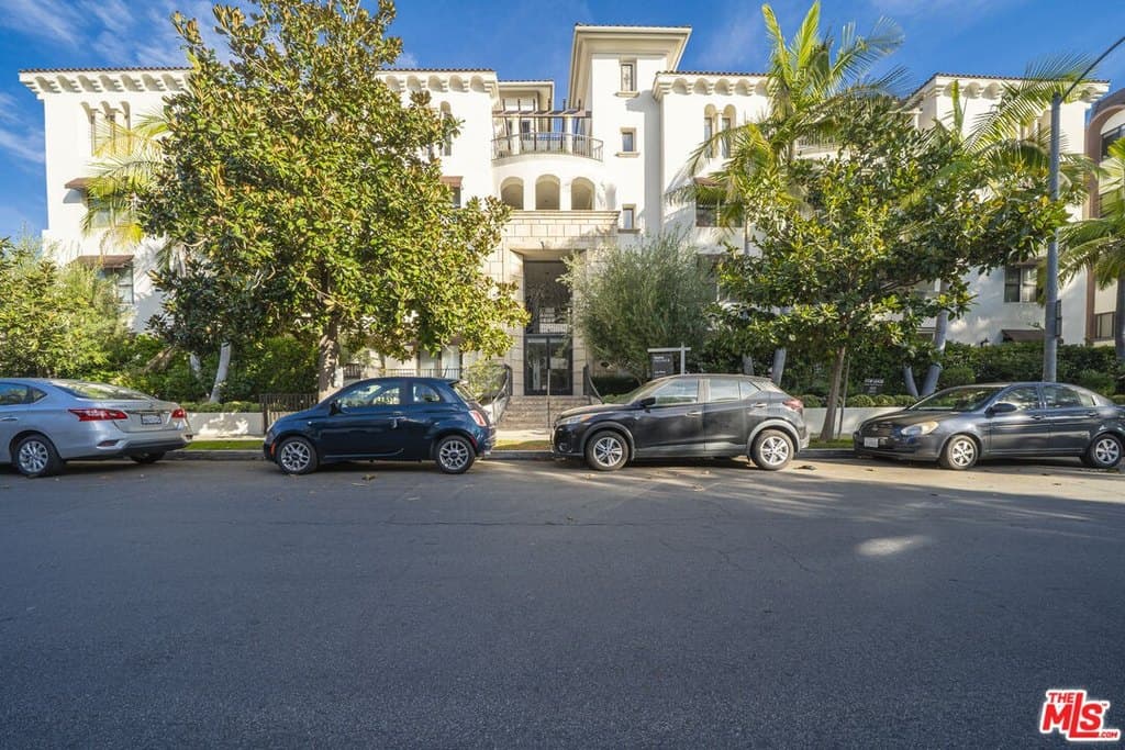 122 N Clark Dr Apt 105, West Hollywood