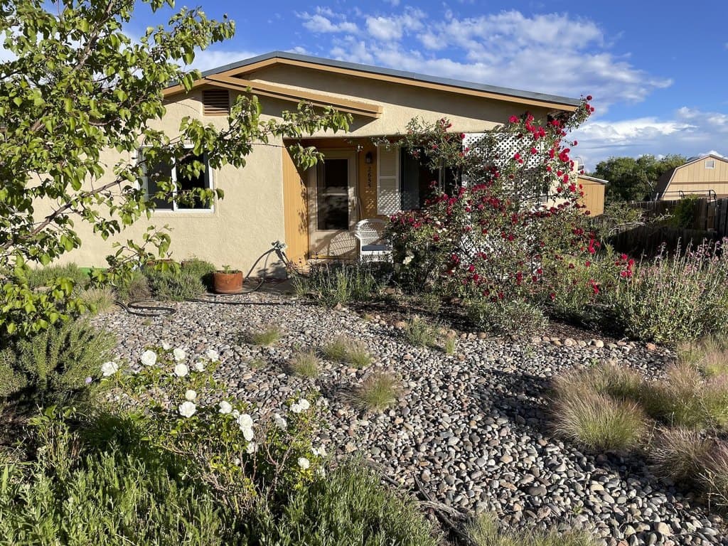 2655 Calle Primavera, Santa Fe