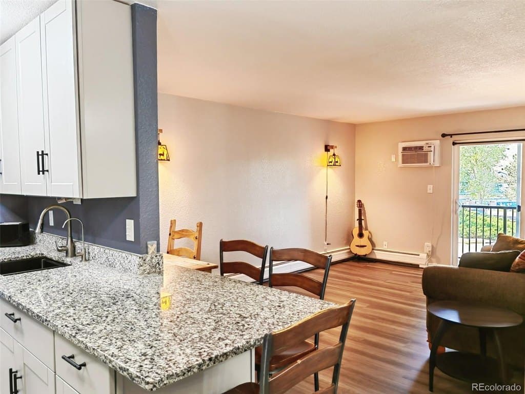 1200 Golden Cir Apt 210, Golden