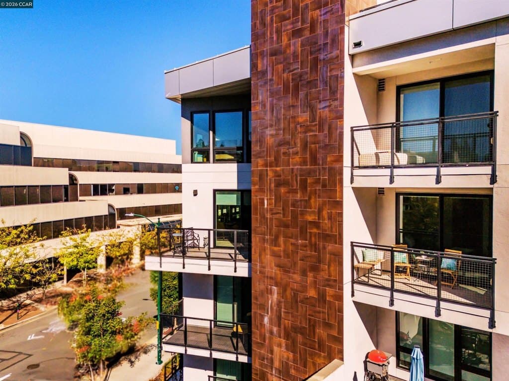 1605 Riviera Ave Unit 404, Walnut Creek