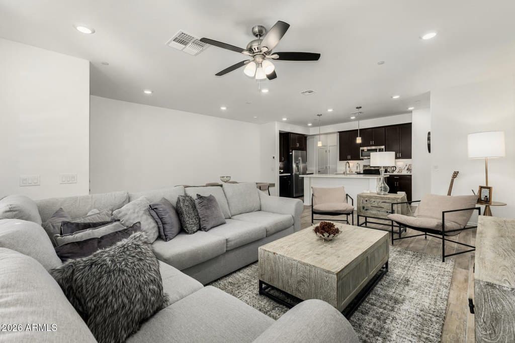 1917 E Hampton Ln Unit 104, Gilbert