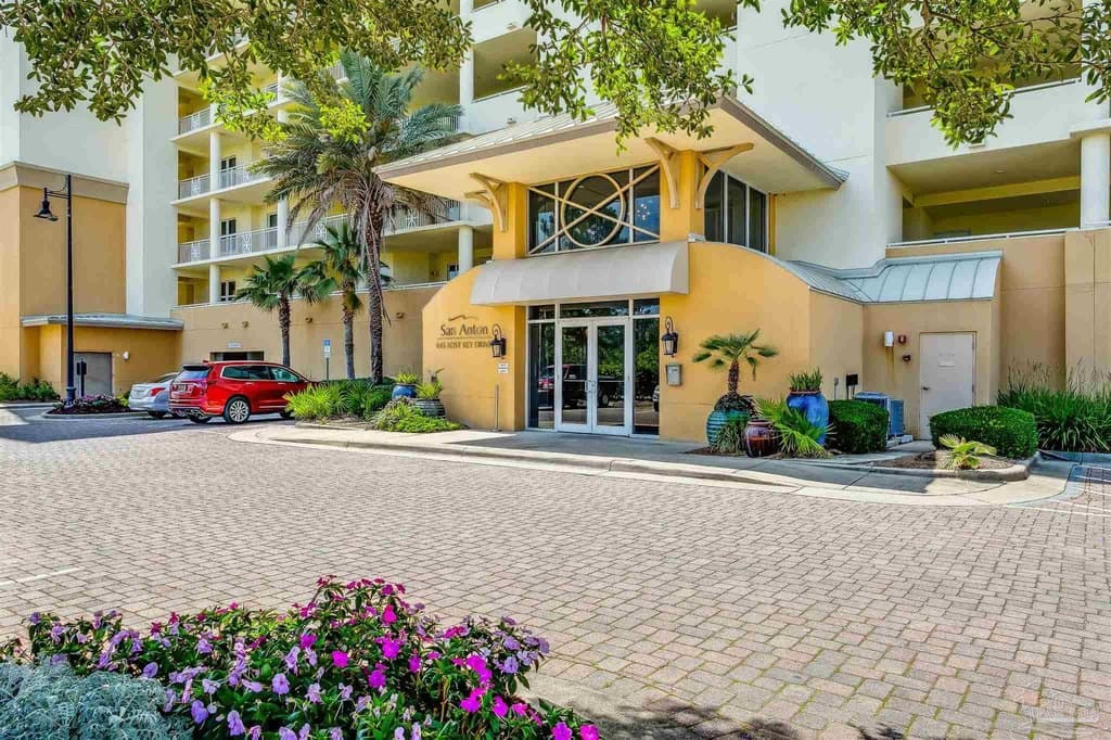 645 Lost Key Dr Unit 401D, Pensacola