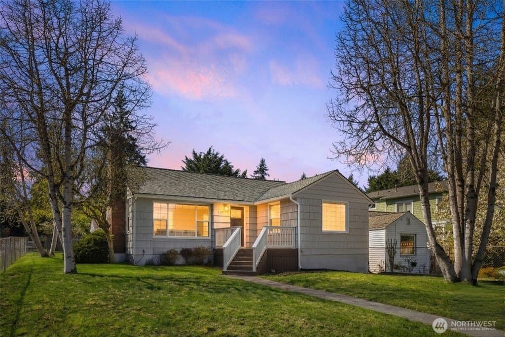 13703 Palatine Ave N