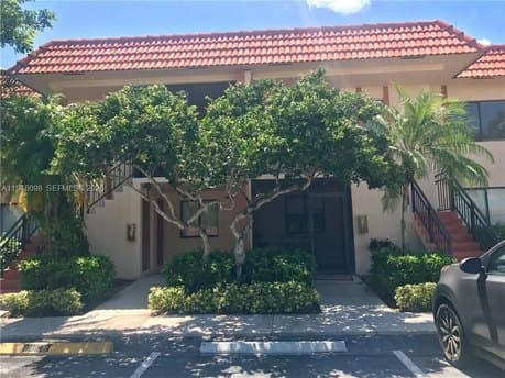 379 Lakeview Dr Apt 205