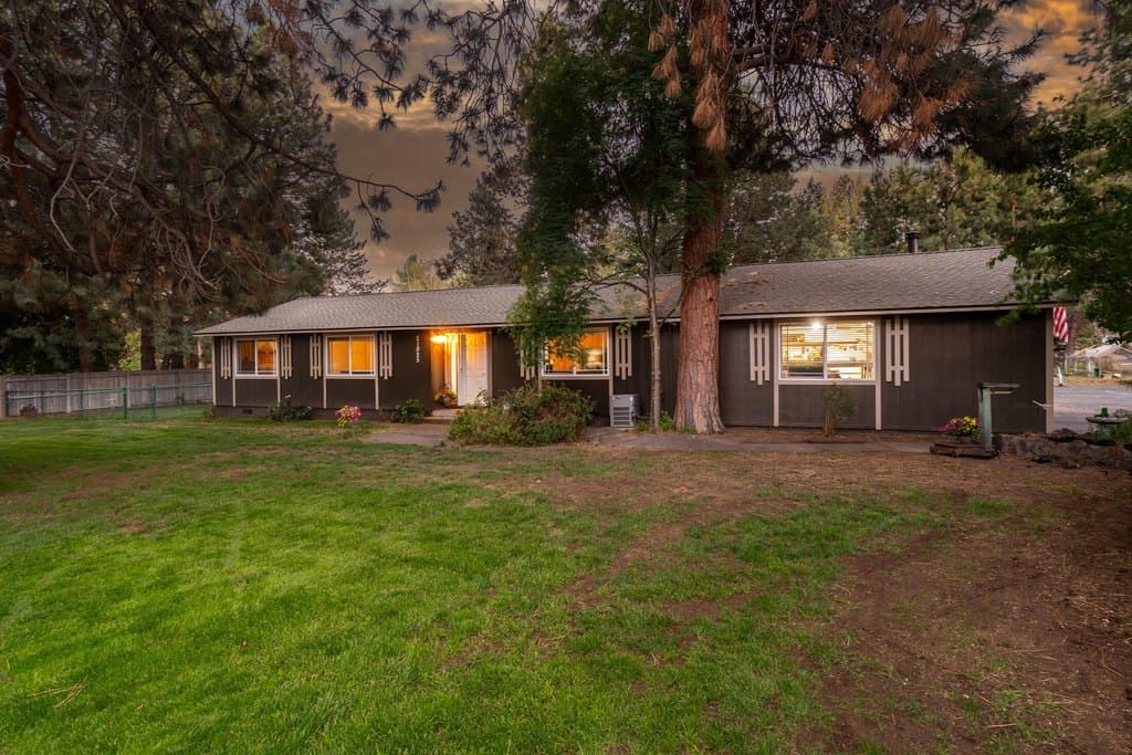 21025 Denning Dr, Bend
