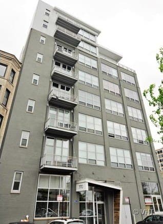 770 W Gladys Ave Apt 304, Chicago