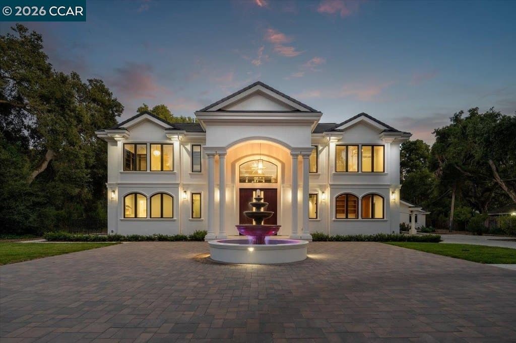 74 Middlefield Rd, Atherton