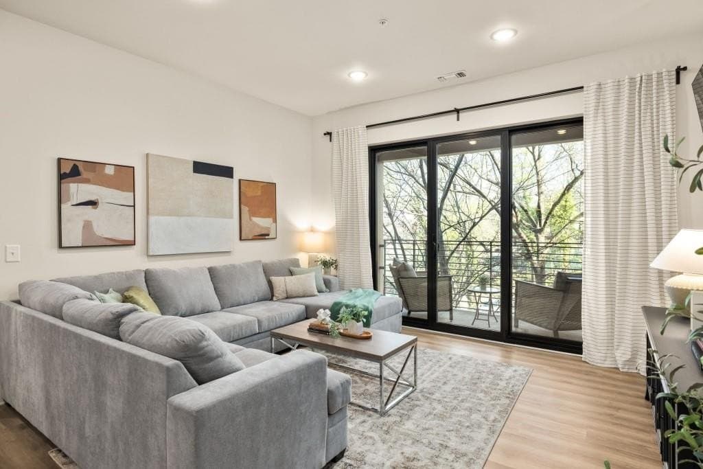 112 Rogers St NE Apt 205