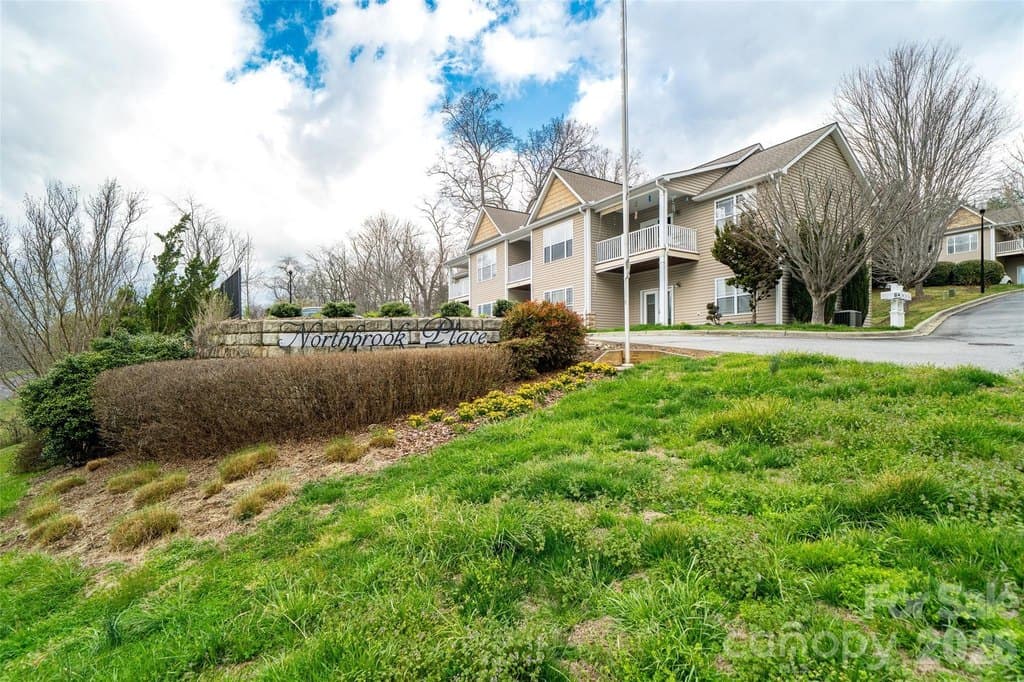 10 Northbrook Pl Apt D, Asheville