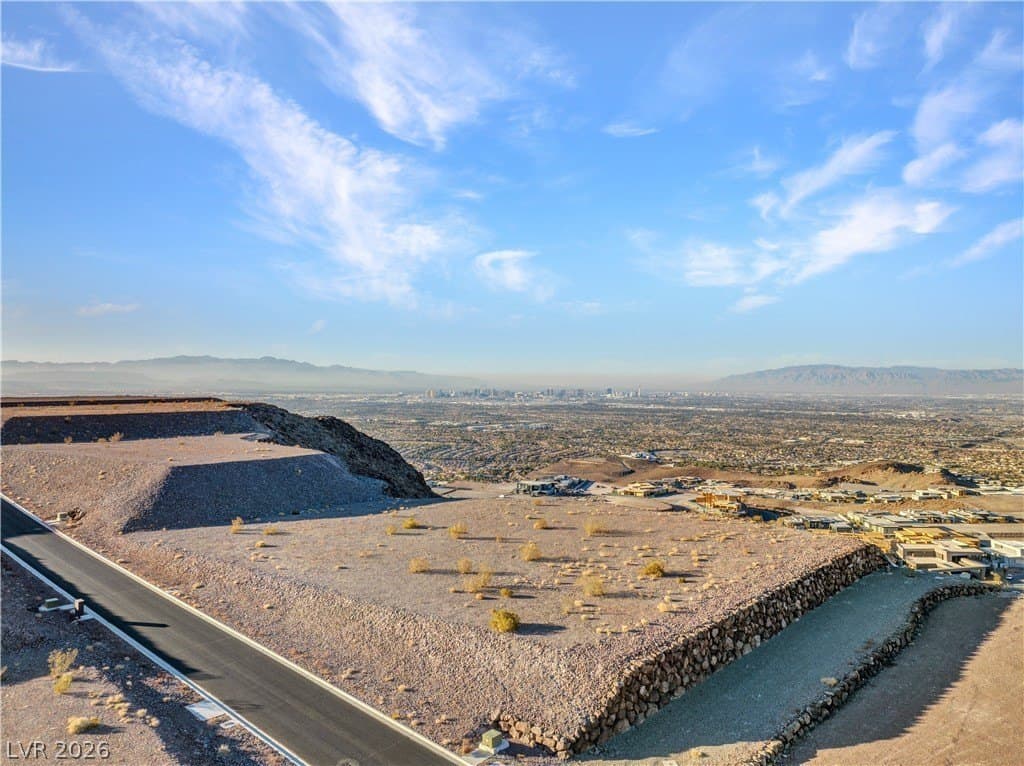 22 Soaring Rock Ct, Henderson