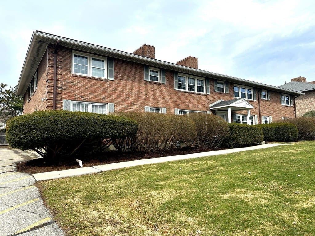 499 S Prospect St Unit 4, Burlington