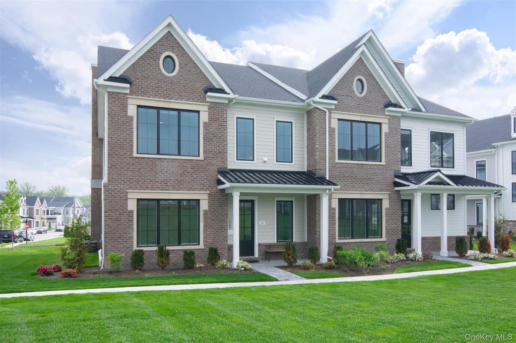 2 Dewitt Dr, Chappaqua