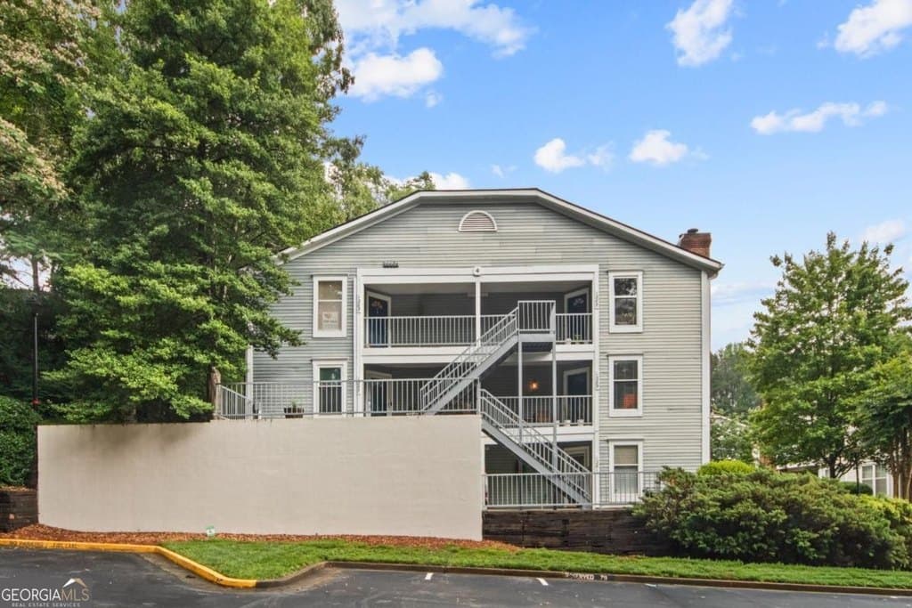 1283 Keys Lake Dr NE, Brookhaven
