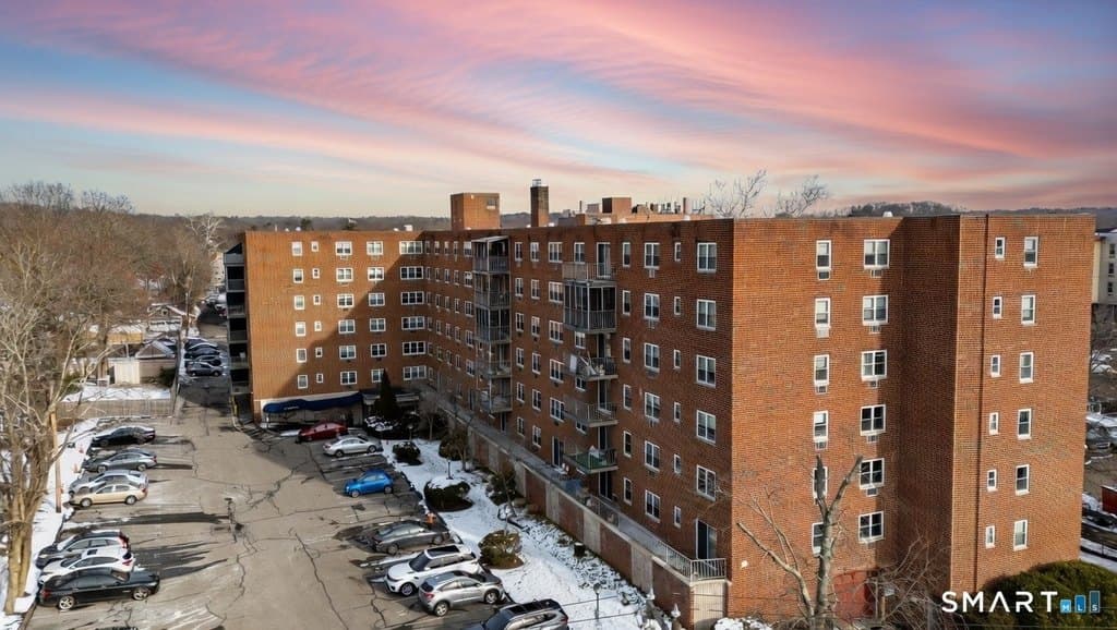 27 Northill St Apt 5N, Stamford