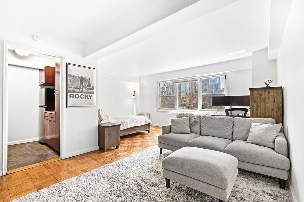 210 E 63rd St Apt 8F, New York
