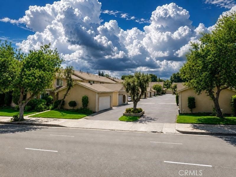 10125 DE Soto Ave Unit 211