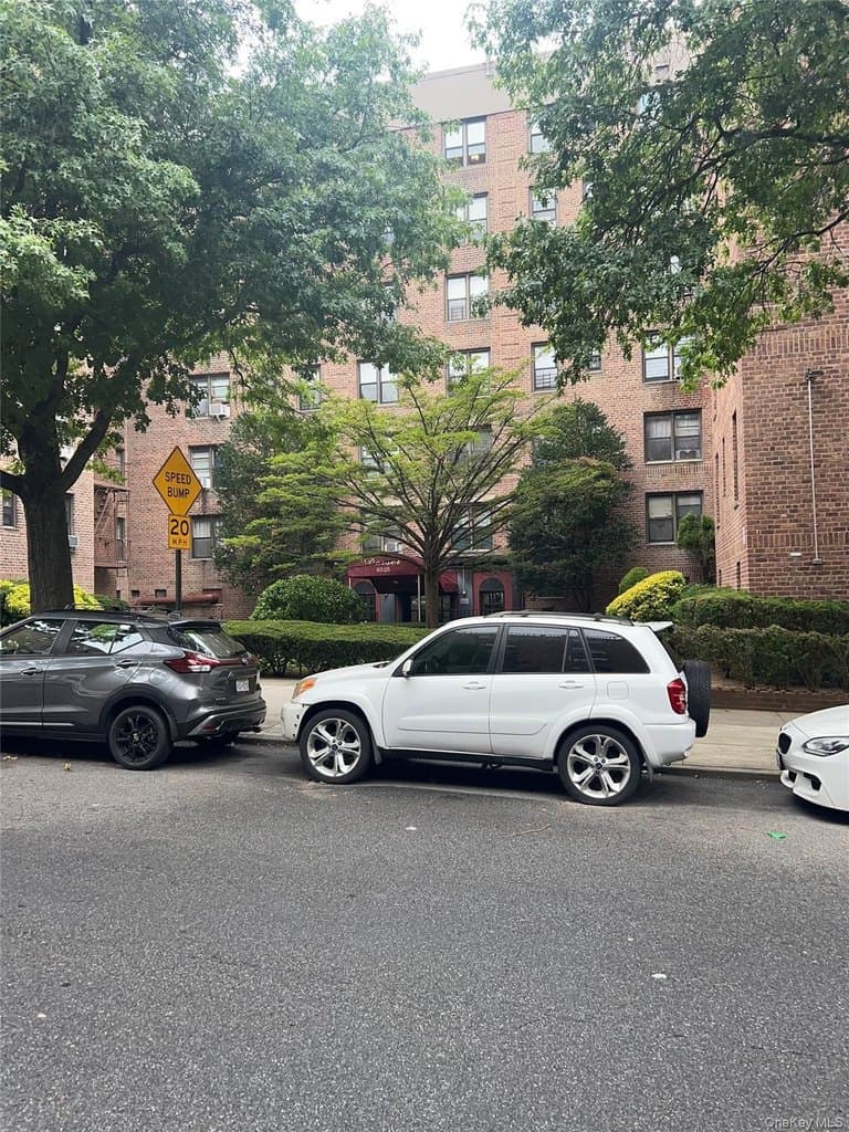 83-25 98th St Unit 2C