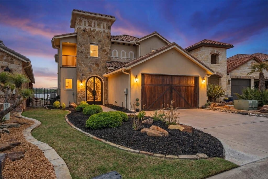 10035 Lakeside Dr, Fort Worth