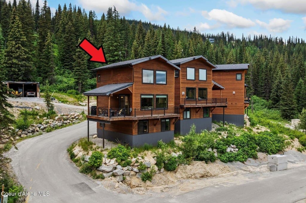 21 Harrison Ln, Sandpoint