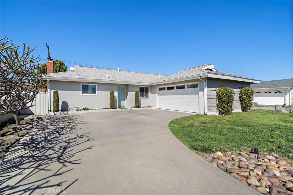 8181 Holland Dr, Huntington Beach