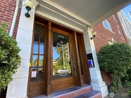 4725 15th Ave NE Apt 14