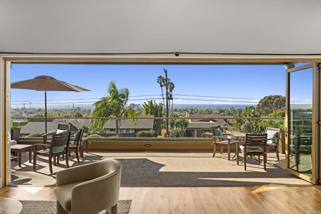 3354 Seacrest Dr, Carlsbad