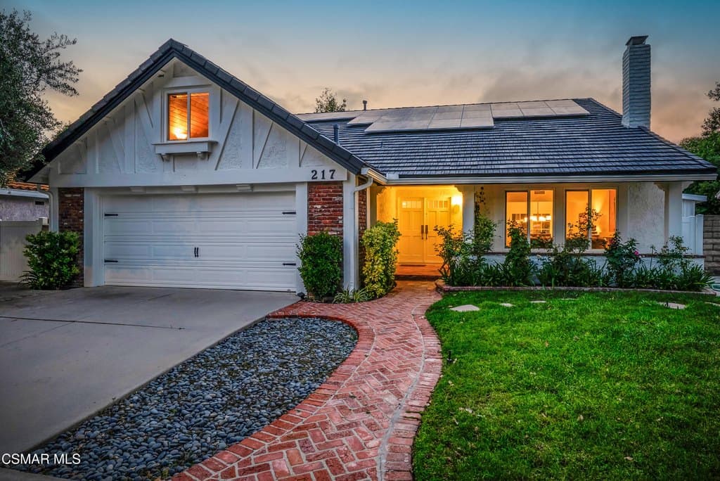 217 Parkview Dr, Oak Park