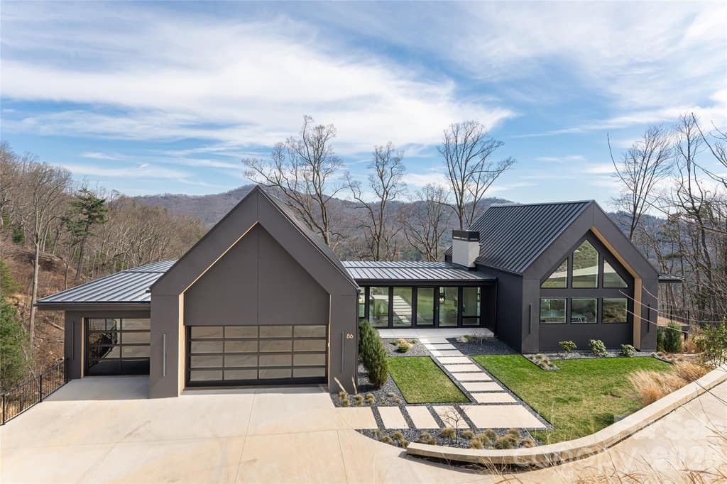 86 Rambling Ridge Rd, Asheville