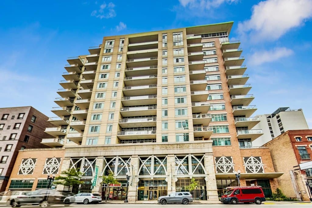 230 W Division St Apt 1405