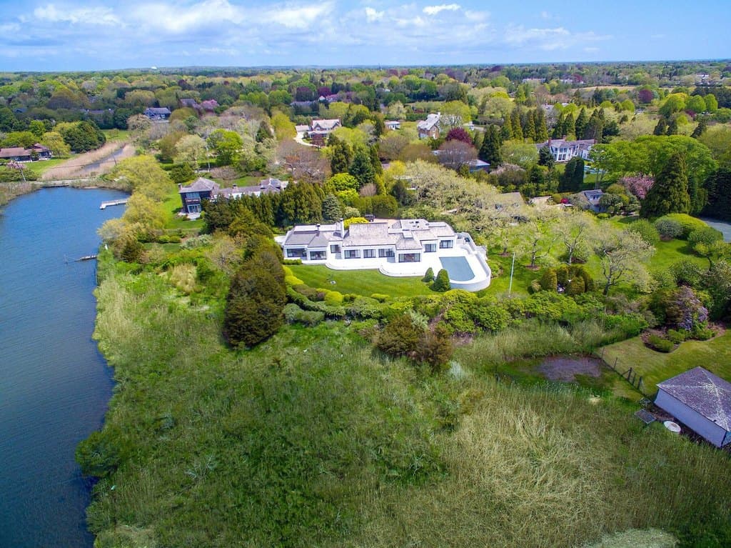 543 Halsey Neck Ln, Southampton