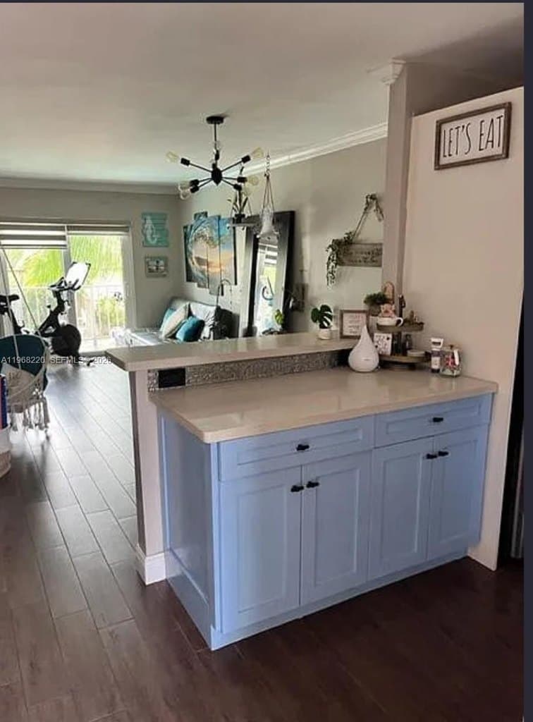 140 NW 14th Ave Apt 6