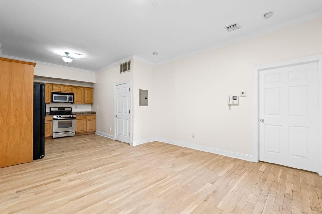85 Broadway Apt 1E, Jersey City