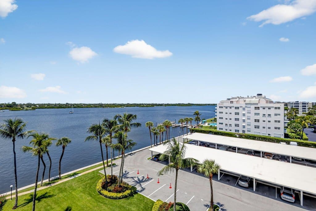 2860 S Ocean Blvd Apt 604, Palm Beach