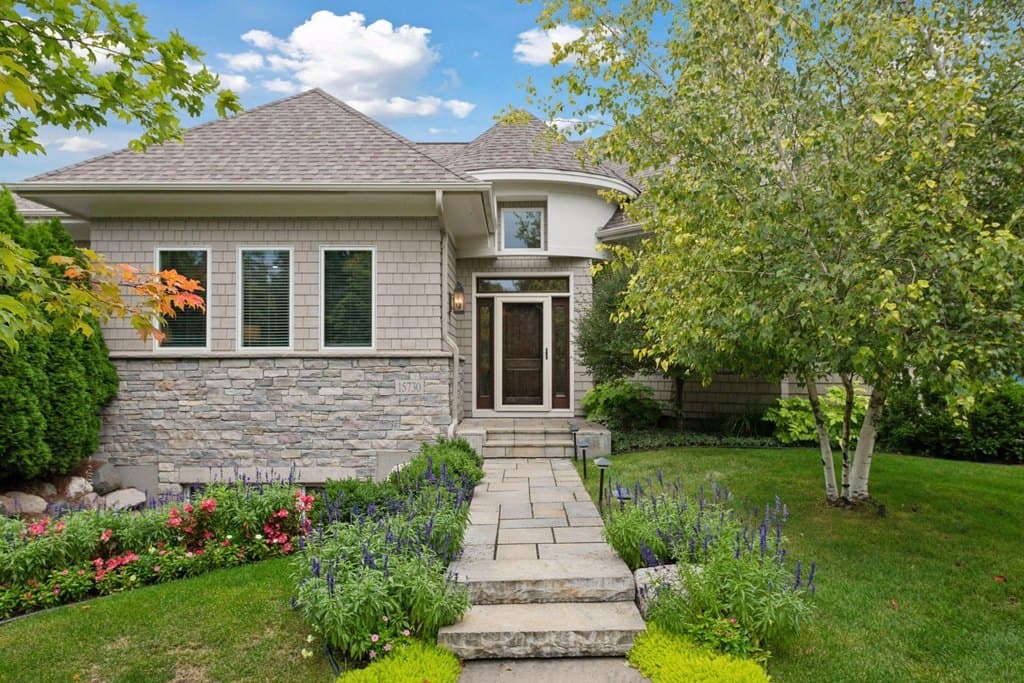 15730 Portico Dr, Minnetonka