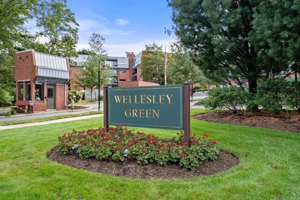 65 Grove St Apt 444, Wellesley