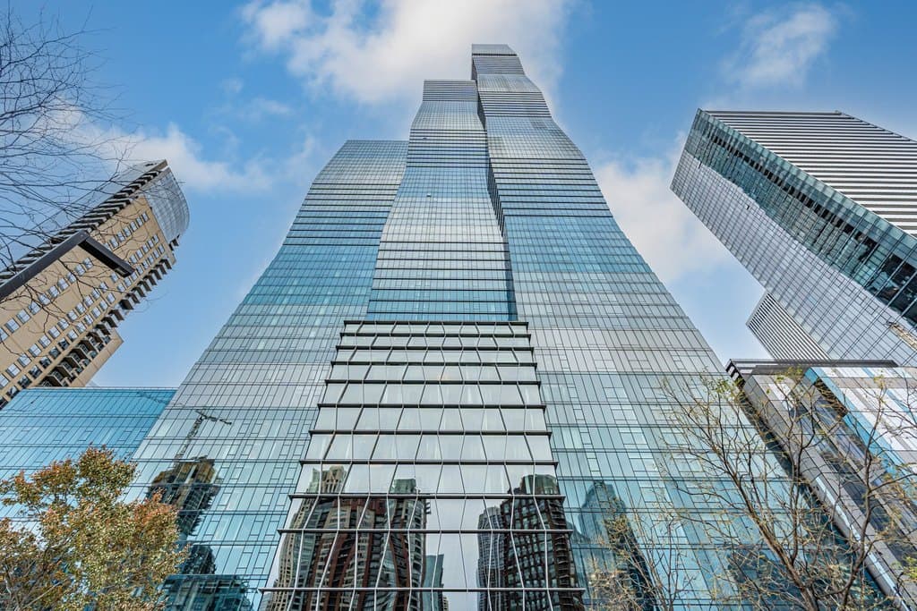 363 E Wacker Dr Unit 1402