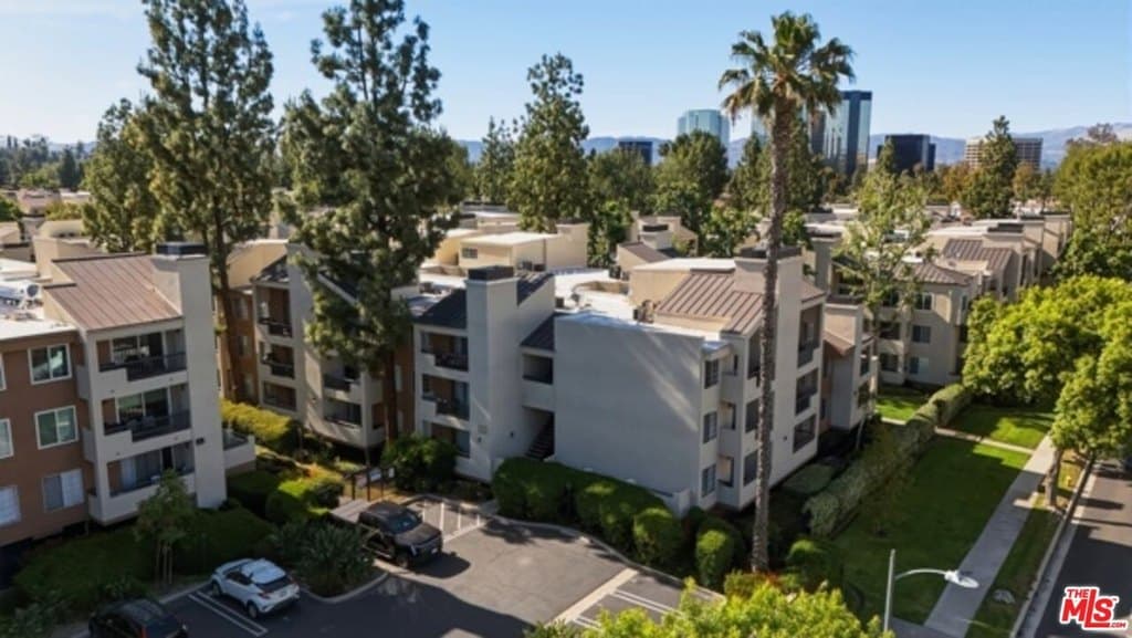 21450 Burbank Blvd Apt 314