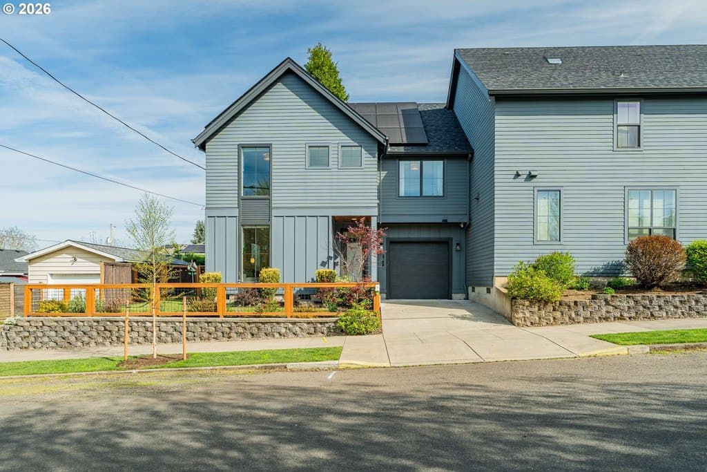 2765 SE Cora St, Portland