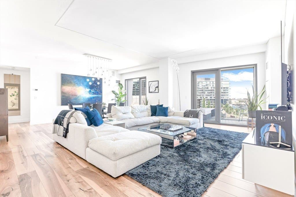 300 Pier 4 Blvd Unit 8A