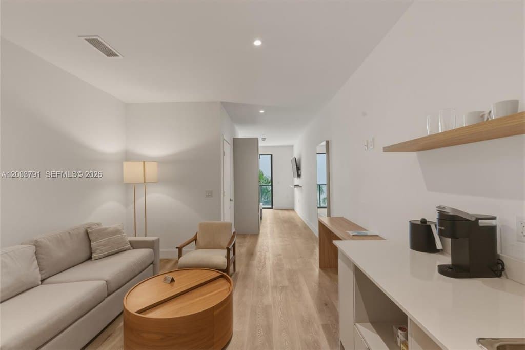 229 SW 9th St Unit 502