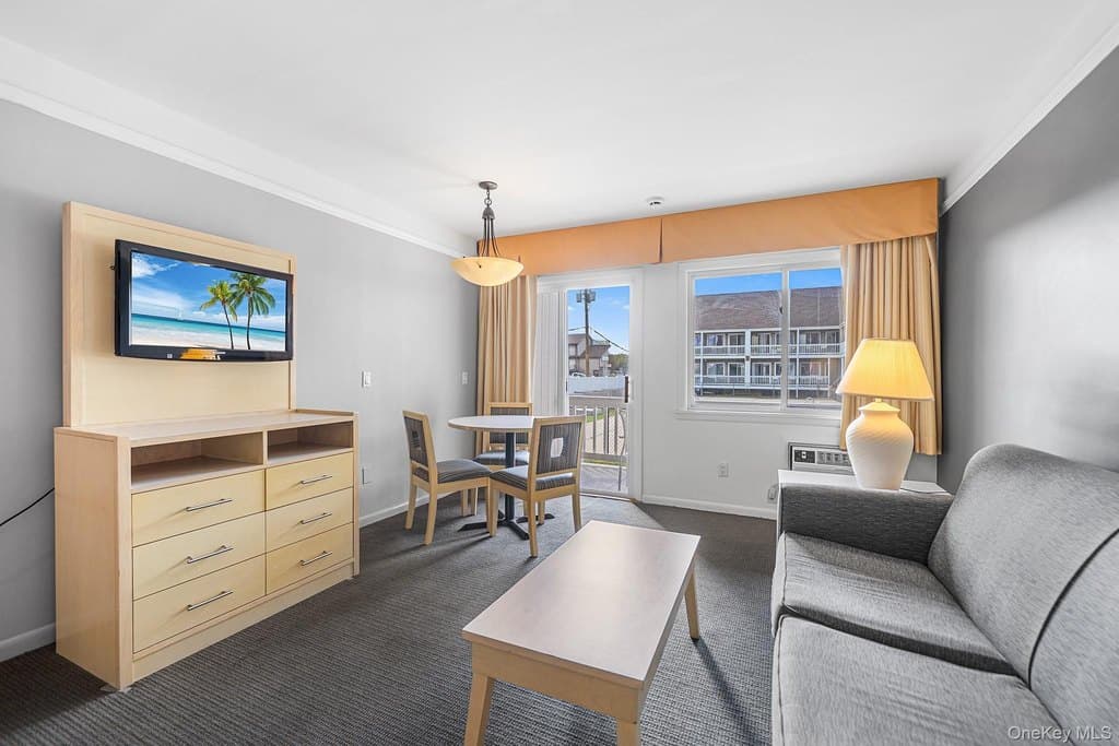 131 S Emerson Ave Unit 235, Montauk