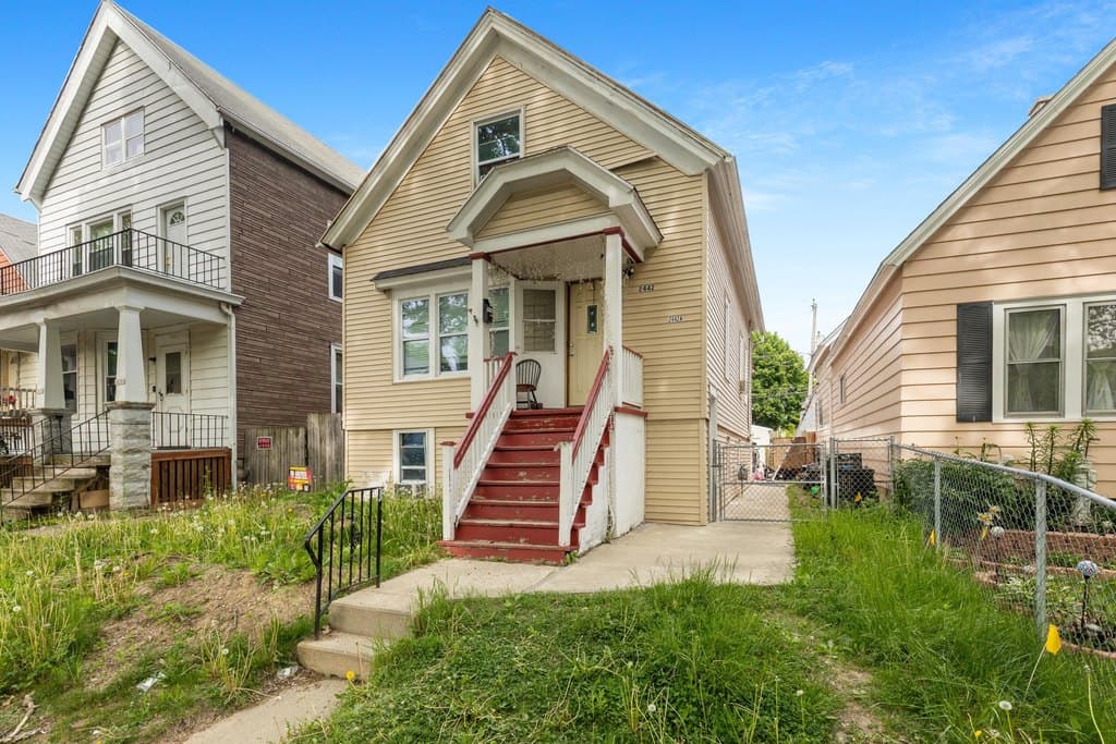 2442 S 12th St, Milwaukee