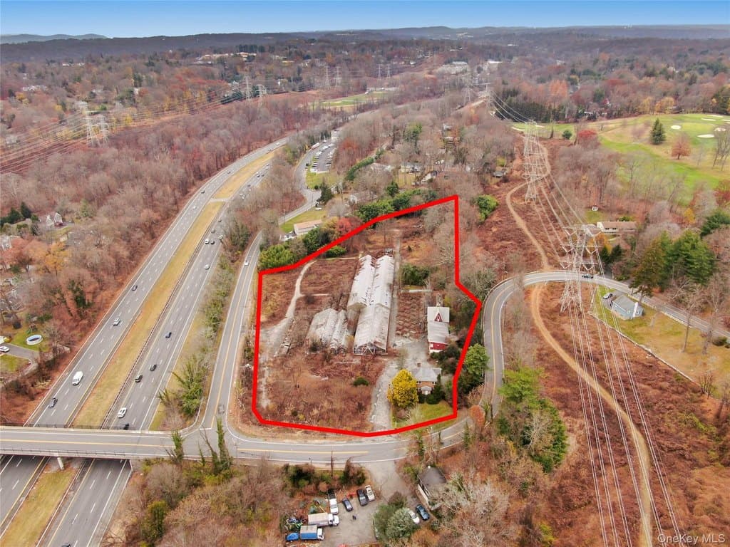 448 Underhill Rd, Scarsdale